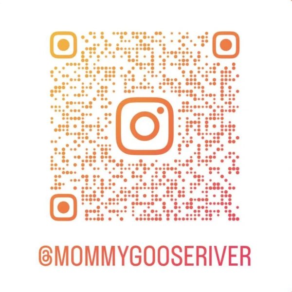 QR code for @mommygooseriver on Instagram
